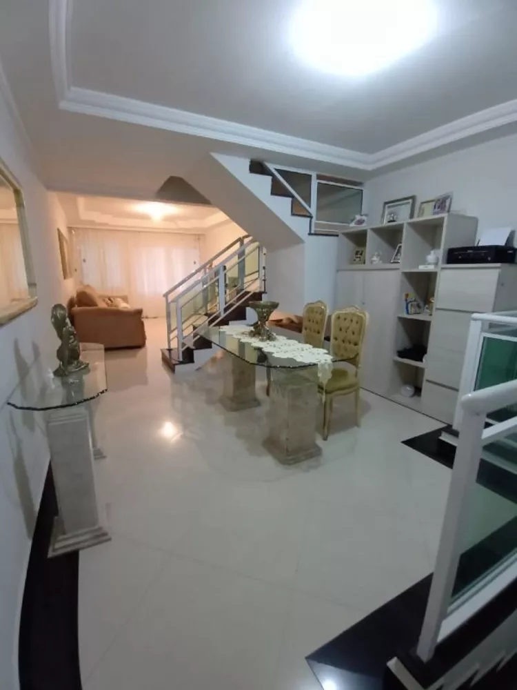 Sobrado à venda com 3 quartos, 220m² - Foto 3