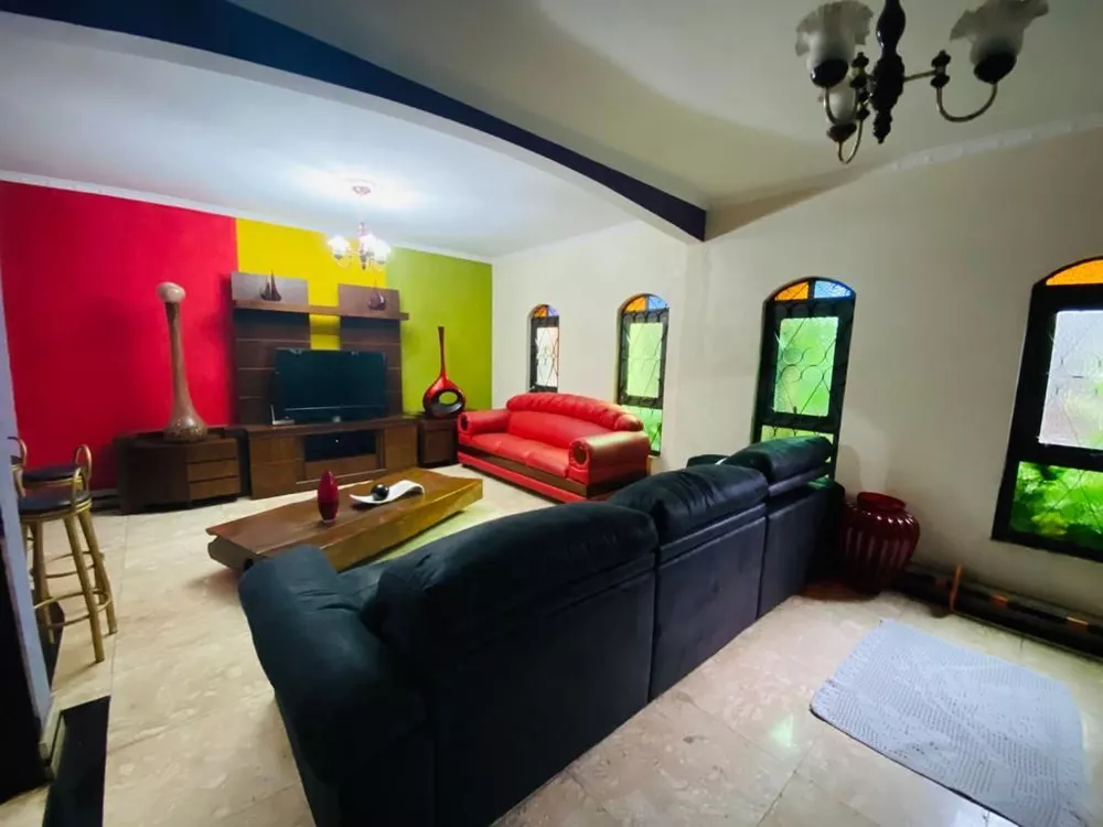 Casa de Condomínio à venda com 5 quartos, 150m² - Foto 4