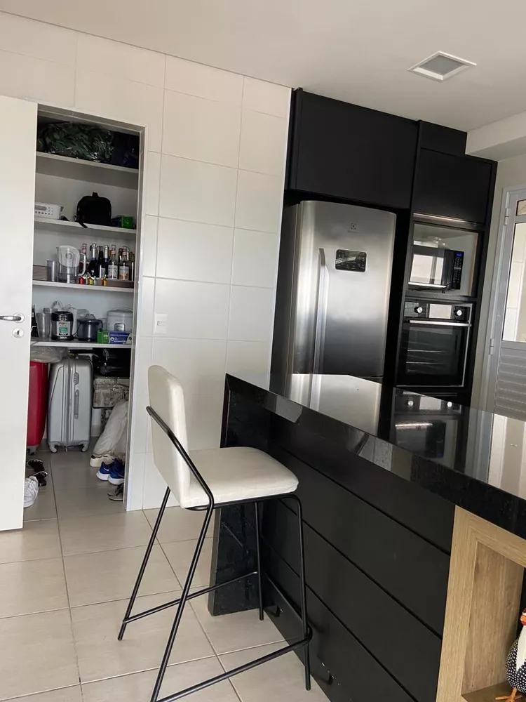 Apartamento à venda com 3 quartos, 162m² - Foto 4