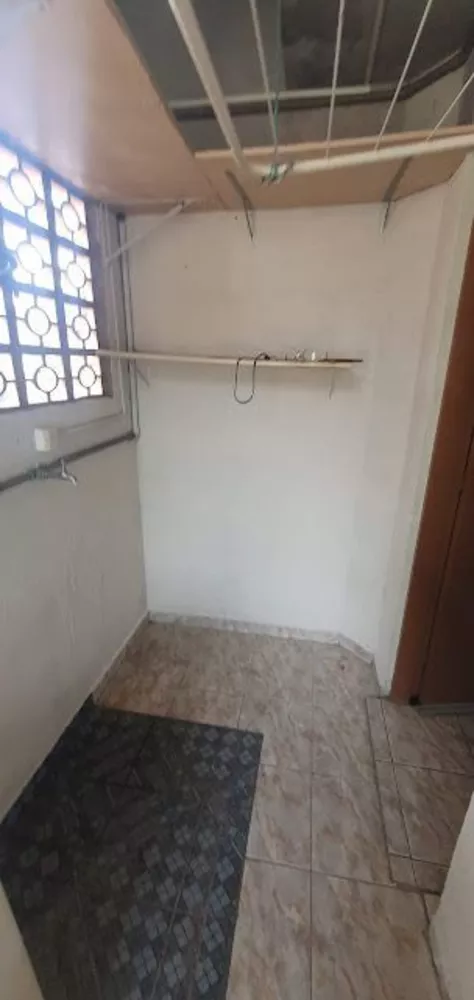 Casa à venda com 2 quartos, 60m² - Foto 5