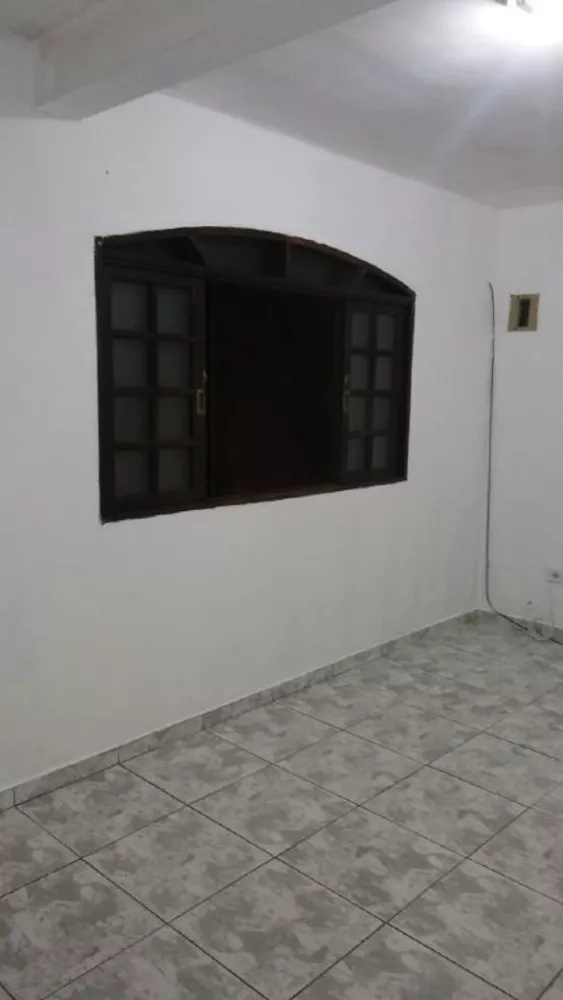 Casa à venda com 2 quartos, 90m² - Foto 2