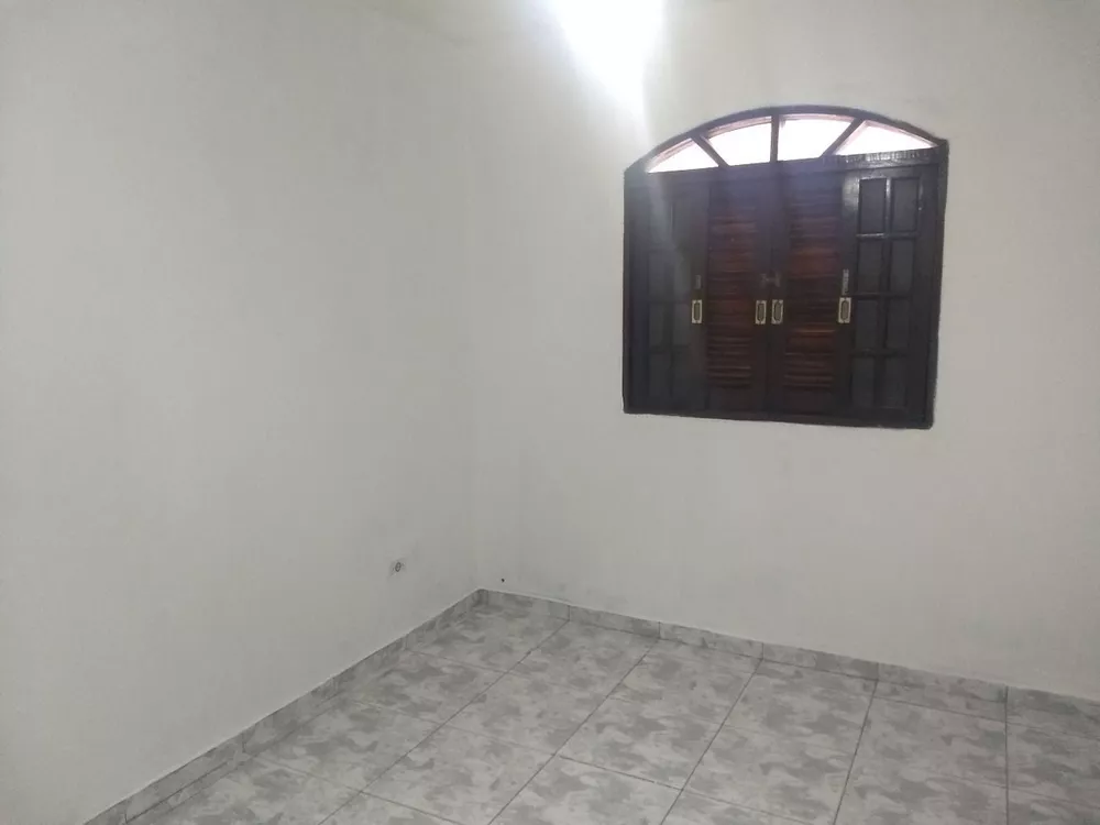 Casa à venda com 2 quartos, 90m² - Foto 3