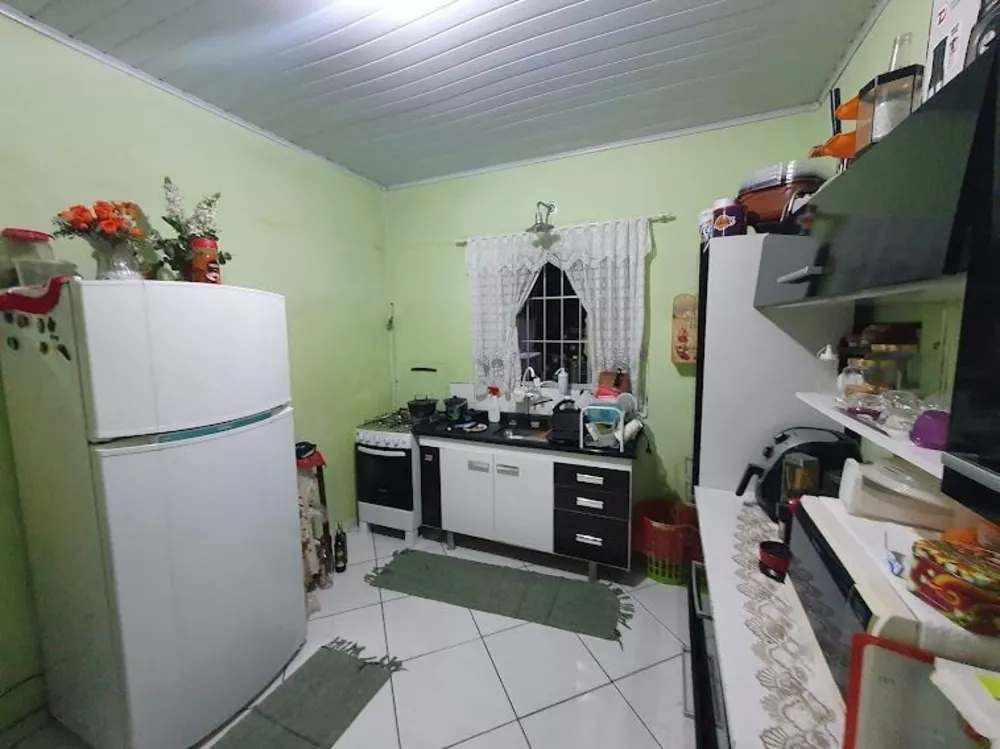 Casa à venda com 3 quartos, 196m² - Foto 1