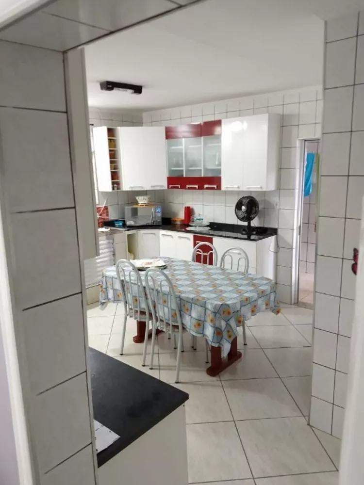 Sobrado à venda com 3 quartos, 254m² - Foto 2