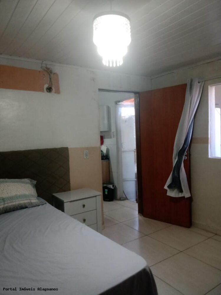Casa à venda com 6 quartos, 180m² - Foto 4
