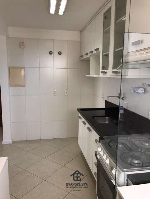 Apartamento para alugar com 2 quartos, 70m² - Foto 10