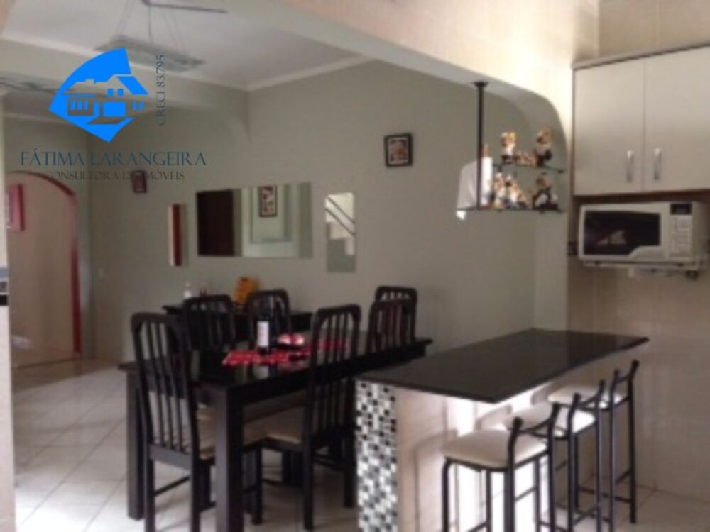 Sobrado à venda com 3 quartos, 300m² - Foto 2