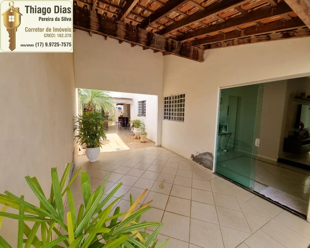 Casa à venda com 3 quartos, 139m² - Foto 2