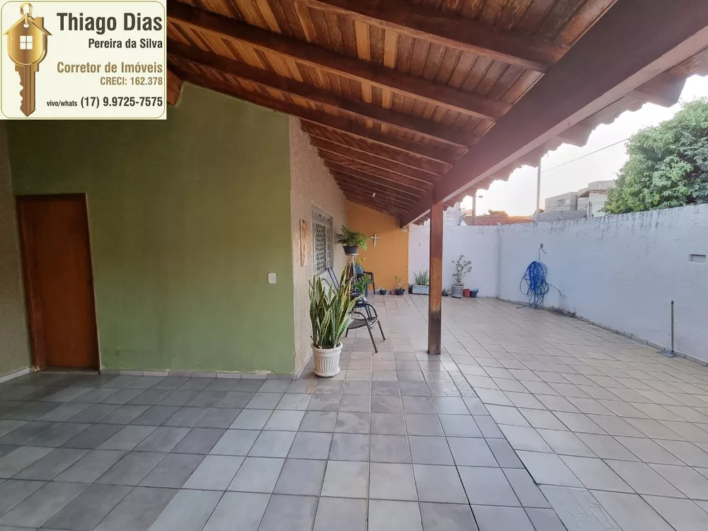 Casa à venda com 3 quartos, 222m² - Foto 3