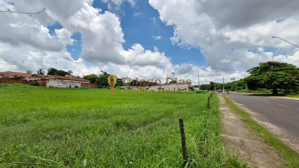 Loteamento e Condomínio, 1750 m² - Foto 2