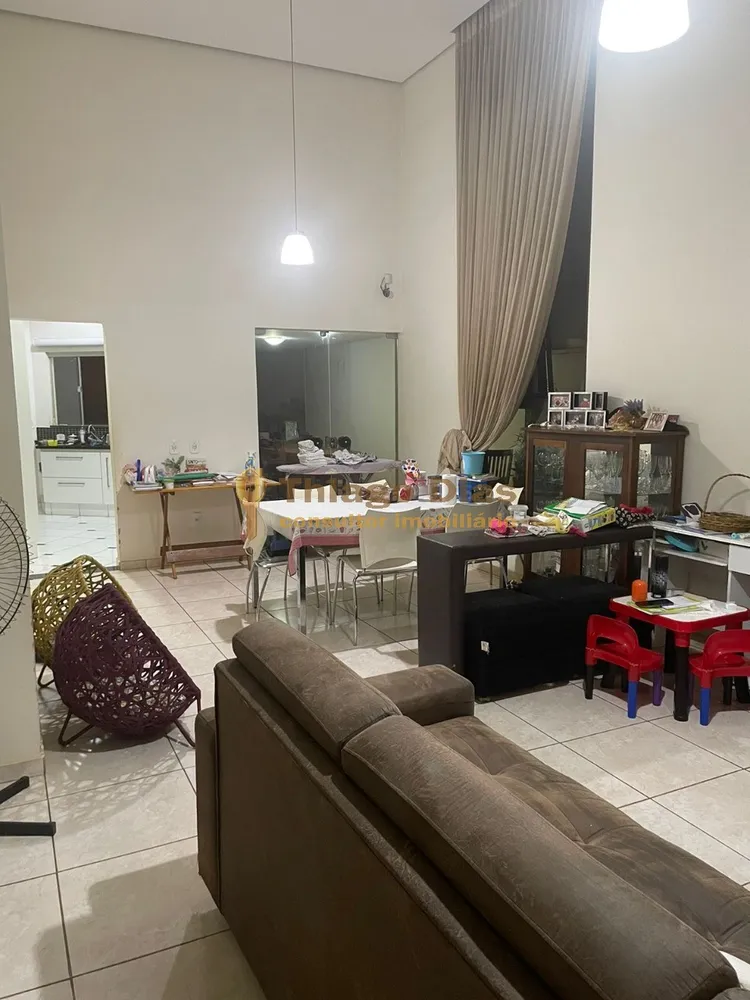 Casa, 3 quartos, 203 m² - Foto 3