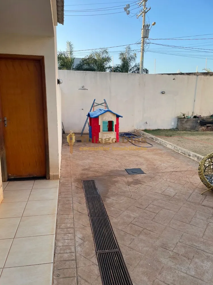 Casa, 3 quartos, 203 m² - Foto 1