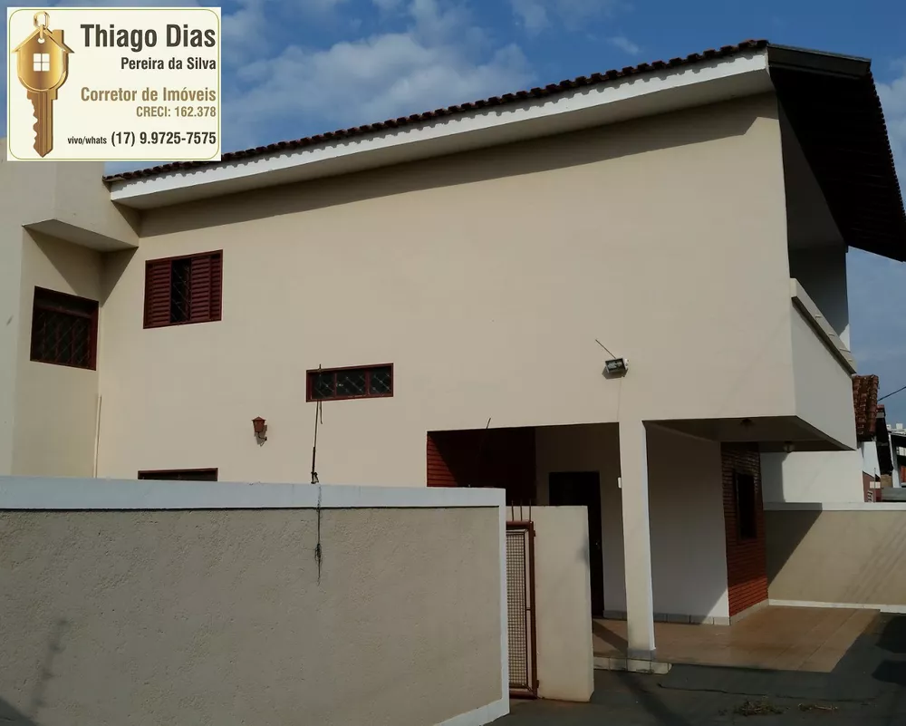 Casa à venda com 4 quartos, 271m² - Foto 1