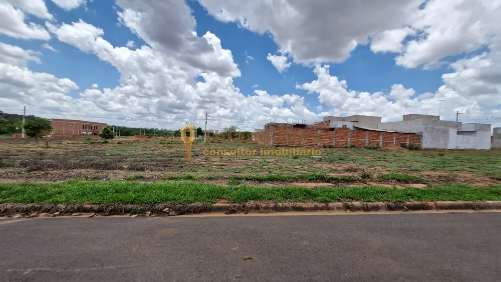 Terreno à venda, 200m² - Foto 1