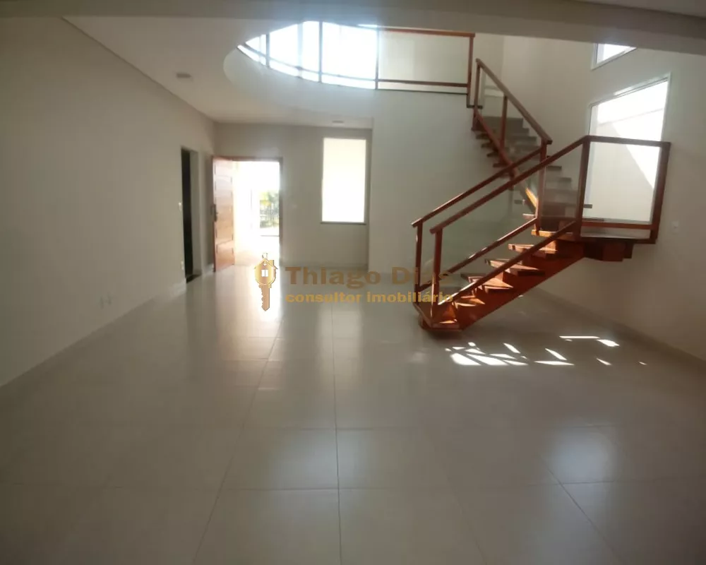 Casa à venda com 4 quartos, 258m² - Foto 3