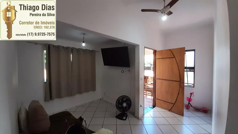 Casa à venda com 4 quartos, 107m² - Foto 1