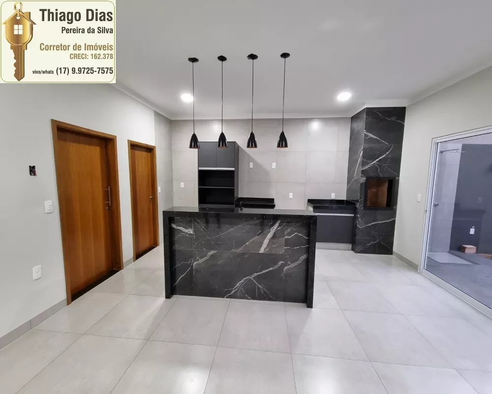 Casa à venda com 3 quartos, 160m² - Foto 1