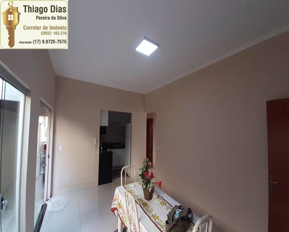 Casa à venda com 3 quartos, 140m² - Foto 1