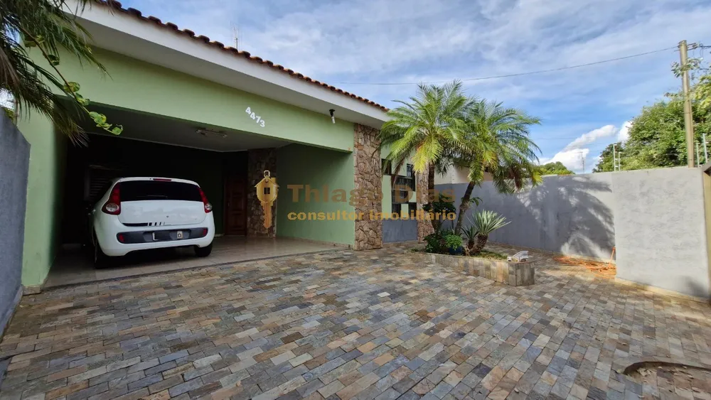 Casa, 4 quartos, 228 m² - Foto 1