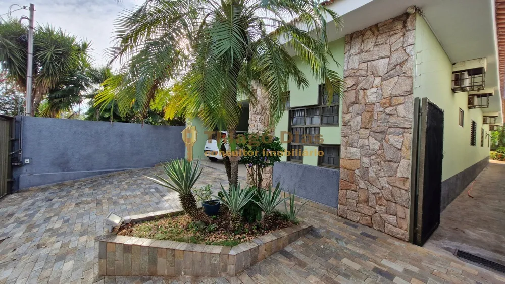 Casa, 4 quartos, 228 m² - Foto 2