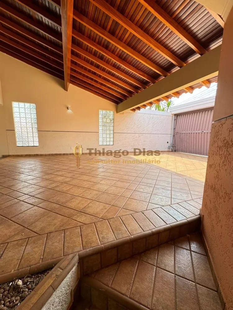 Casa à venda com 3 quartos, 314m² - Foto 2