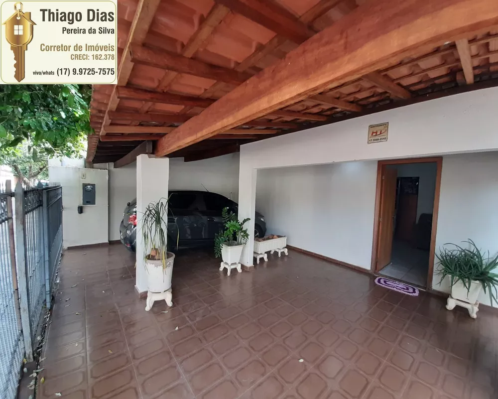 Casa à venda com 3 quartos, 151m² - Foto 1