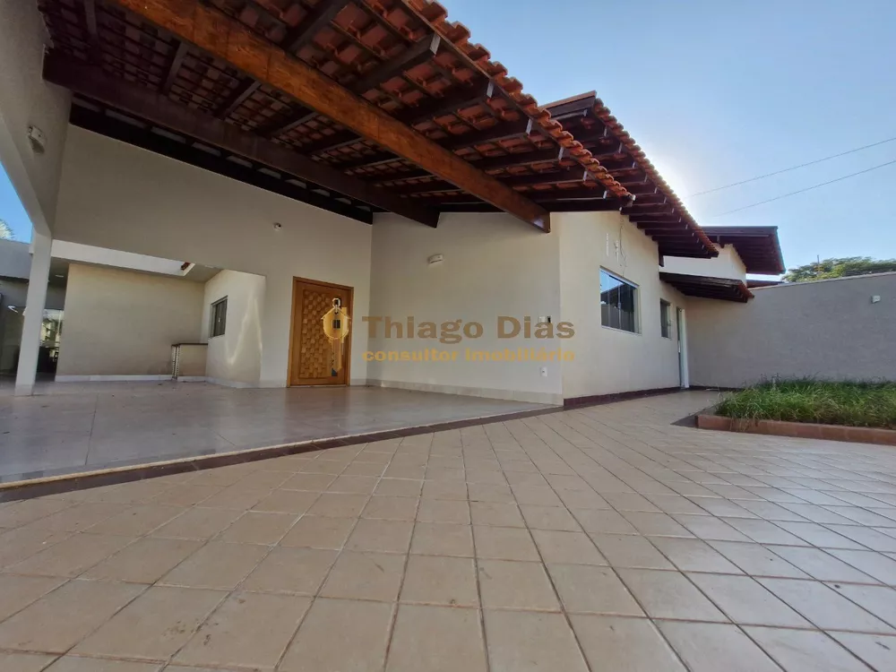 Casa à venda com 4 quartos, 278m² - Foto 2