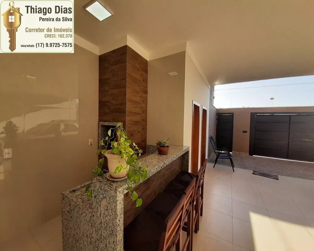 Casa à venda com 3 quartos, 146m² - Foto 1