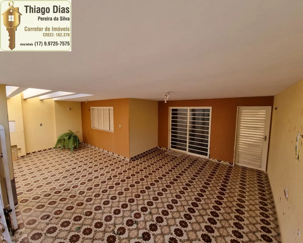 Casa à venda com 3 quartos, 118m² - Foto 1