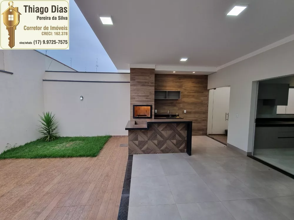 Casa à venda com 3 quartos, 160m² - Foto 1