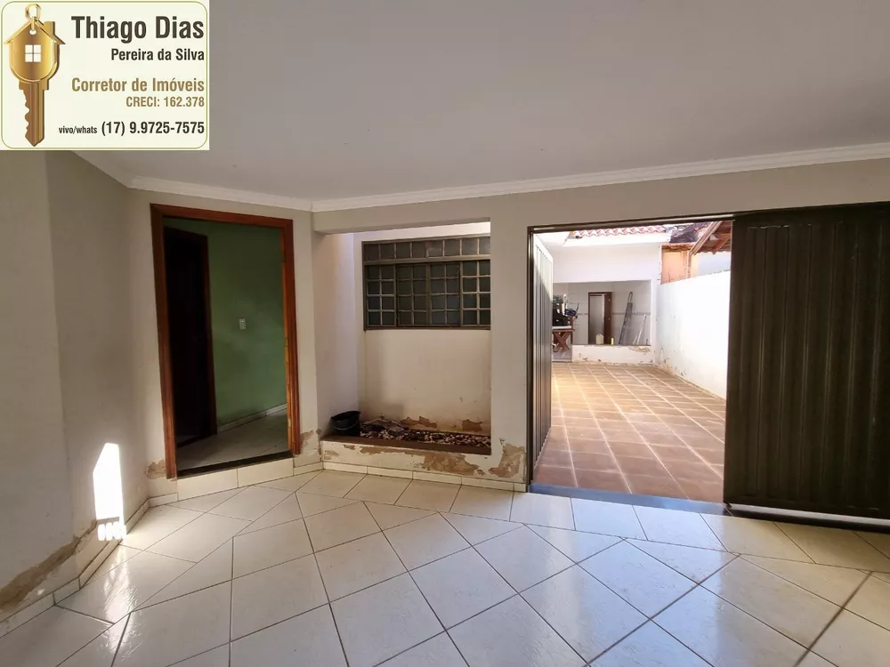 Casa à venda com 3 quartos, 175m² - Foto 2