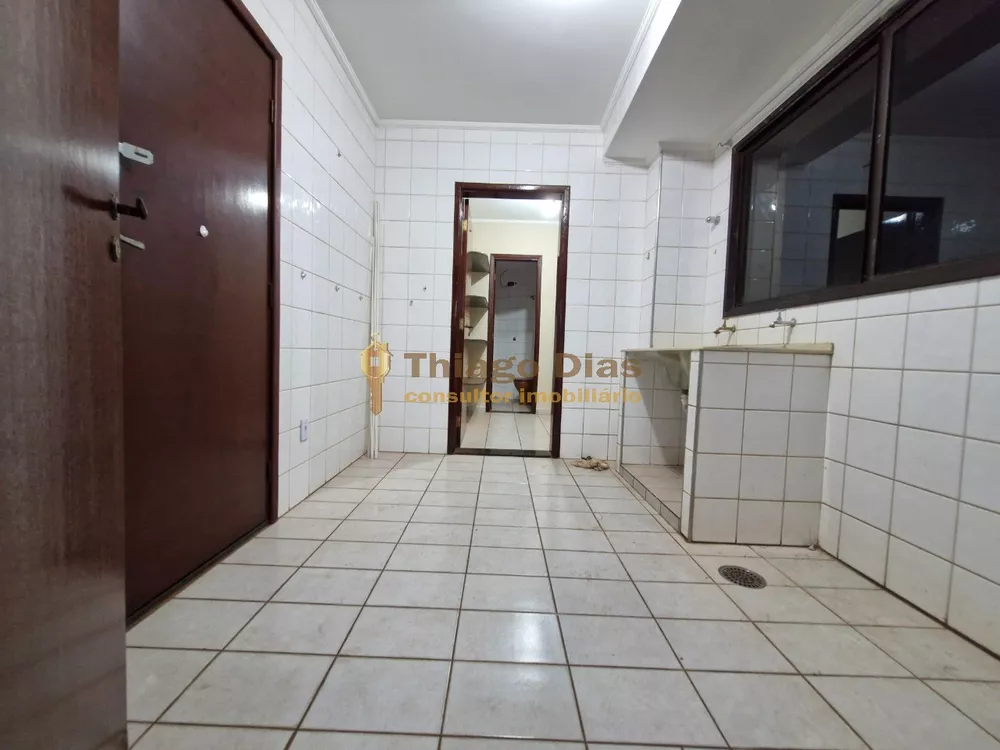 Apartamento à venda com 3 quartos, 183m² - Foto 23