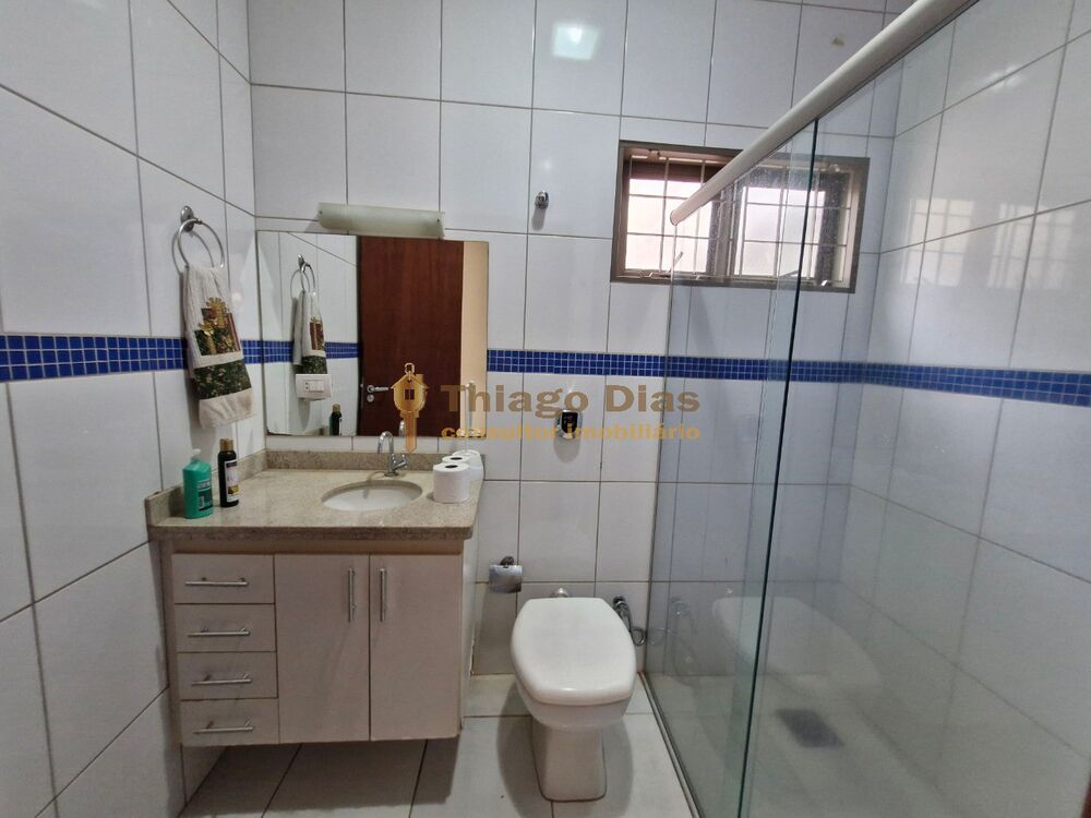 Casa à venda com 3 quartos, 136m² - Foto 2