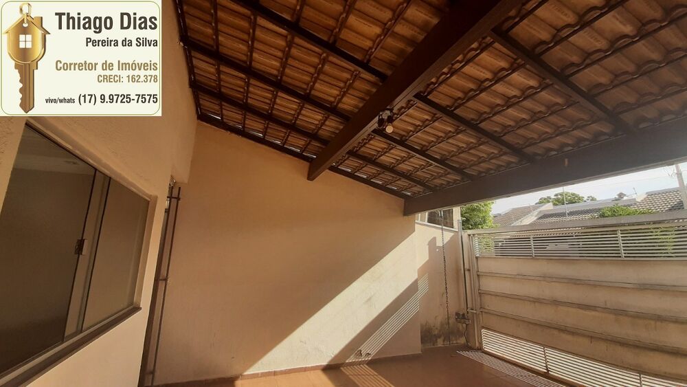 Casa à venda com 3 quartos, 135m² - Foto 1