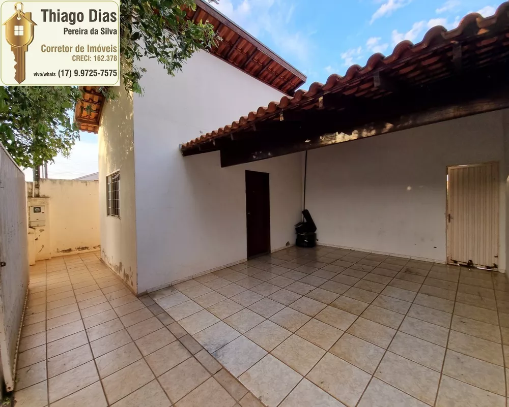 Casa à venda com 3 quartos, 116m² - Foto 1