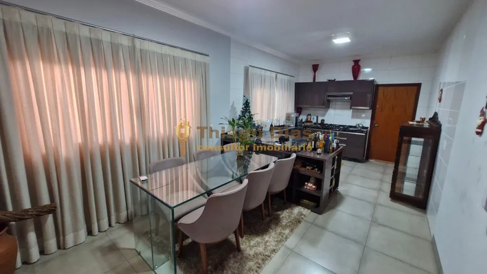 Casa, 3 quartos, 204 m² - Foto 3