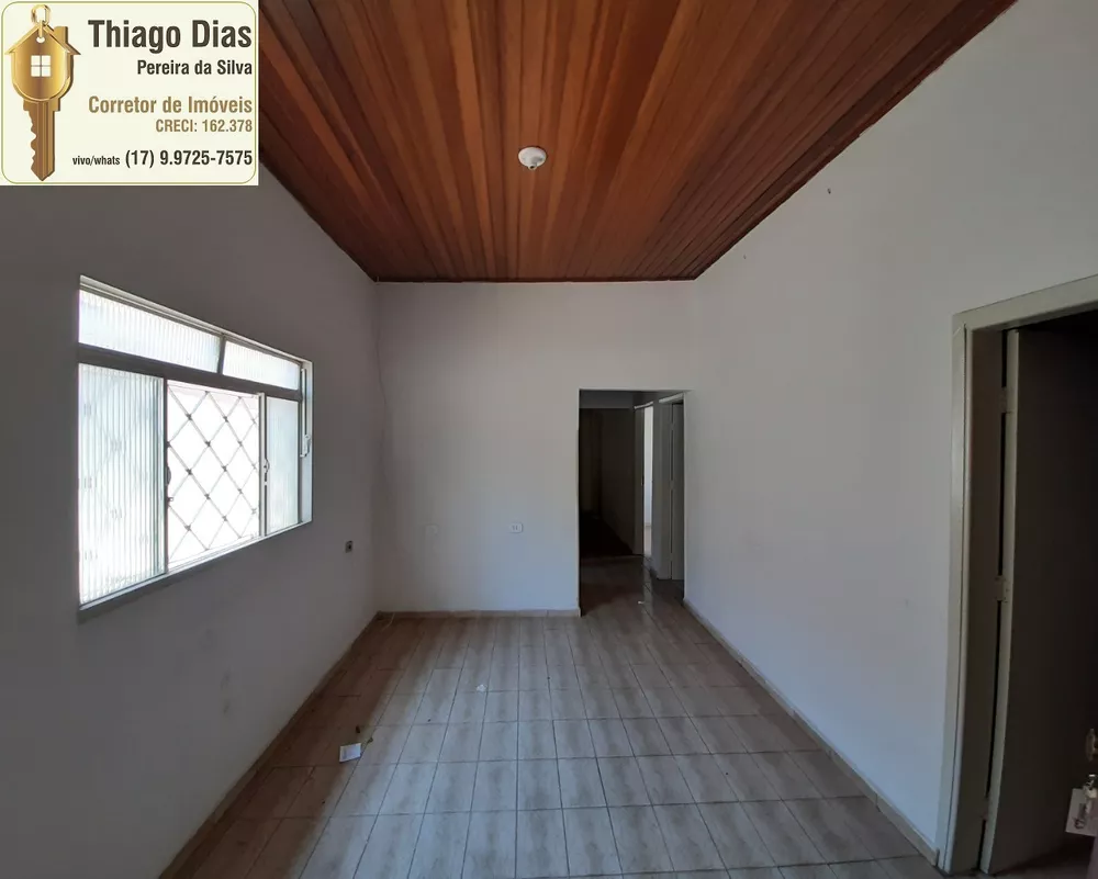 Casa à venda com 5 quartos, 210m² - Foto 3