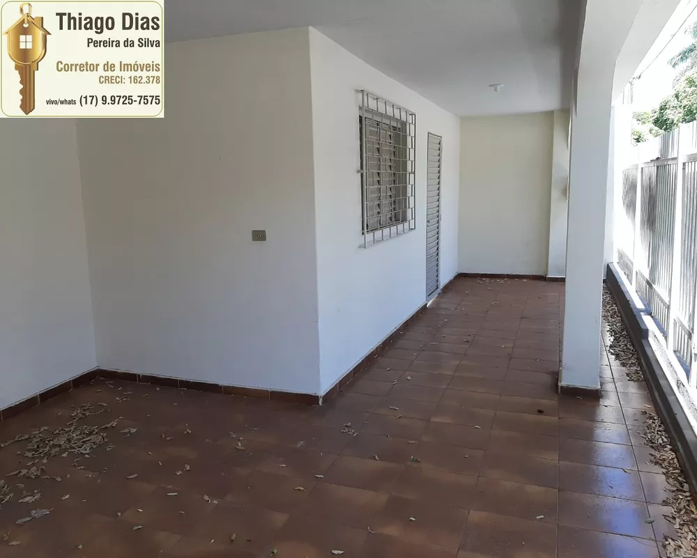 Casa à venda com 5 quartos, 210m² - Foto 1