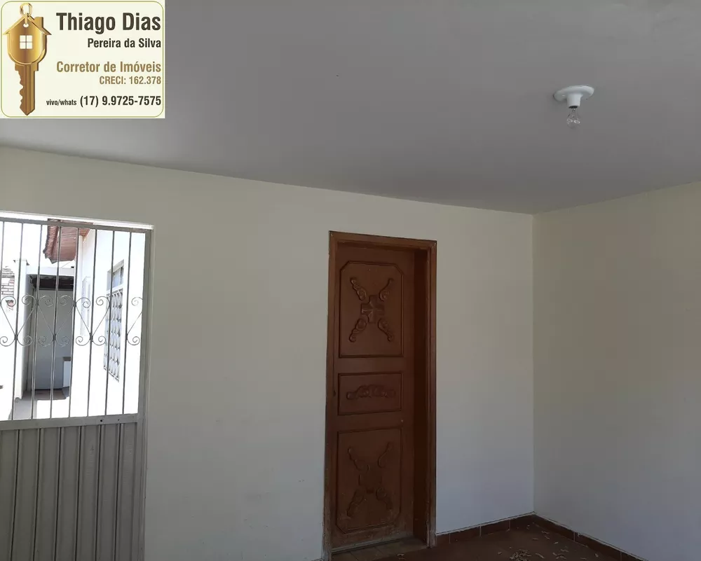 Casa à venda com 5 quartos, 210m² - Foto 2