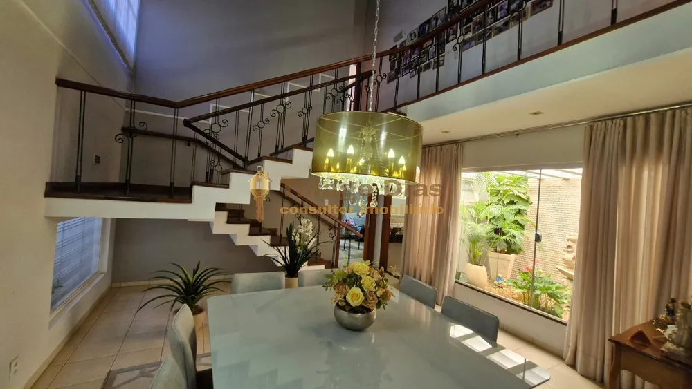Casa, 4 quartos, 288 m² - Foto 1