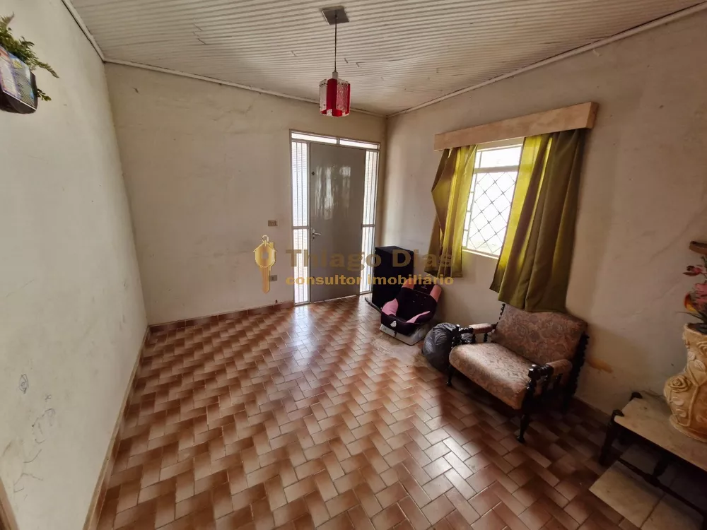 Casa à venda com 3 quartos, 340m² - Foto 2