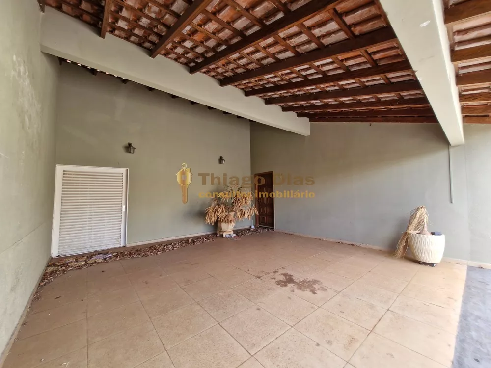 Casa à venda com 3 quartos, 298m² - Foto 3