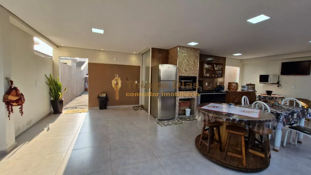 Casa à venda com 2 quartos, 95m² - Foto 3