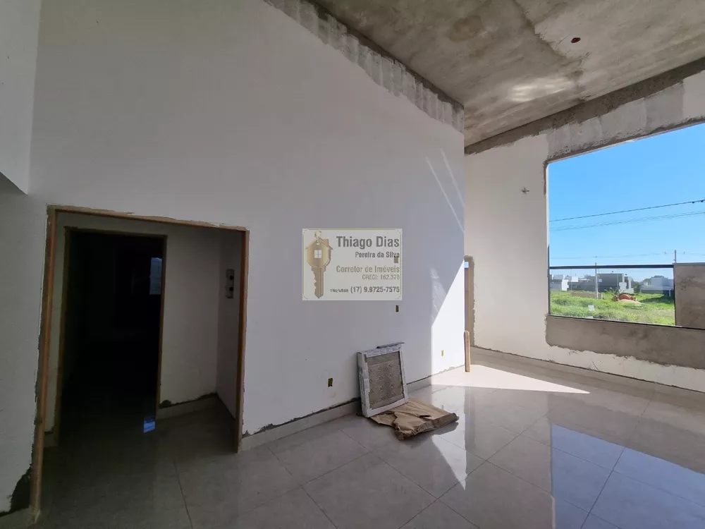 Casa à venda com 3 quartos, 140m² - Foto 1