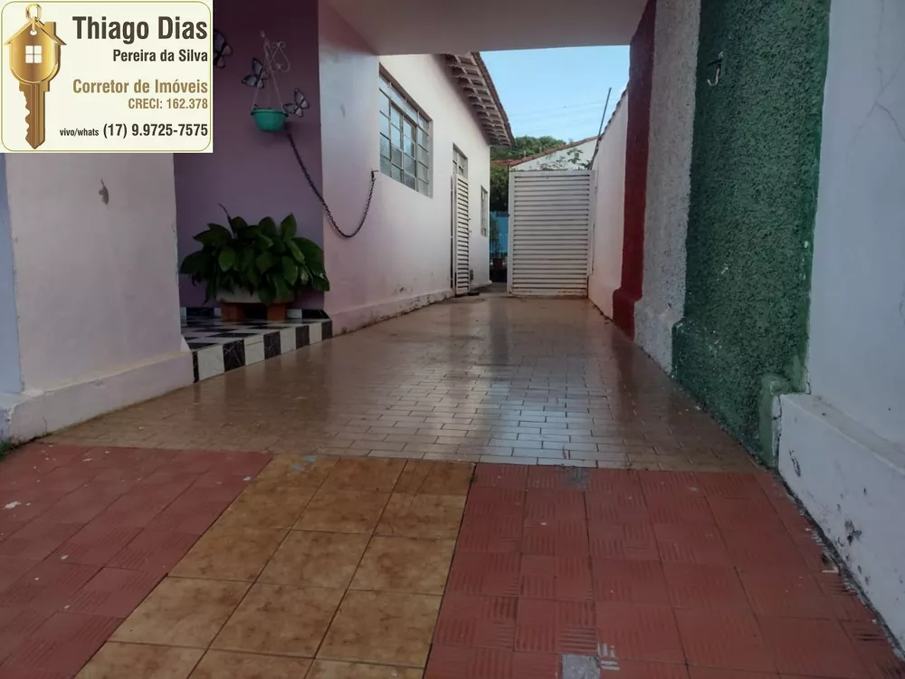 Casa à venda com 3 quartos, 145m² - Foto 1