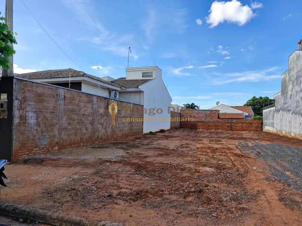 Terreno à venda, 240m² - Foto 1