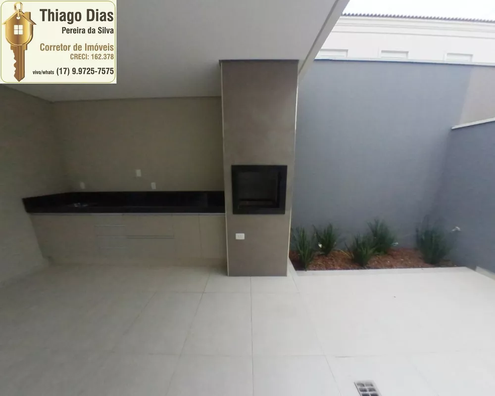 Casa à venda com 3 quartos, 135m² - Foto 1