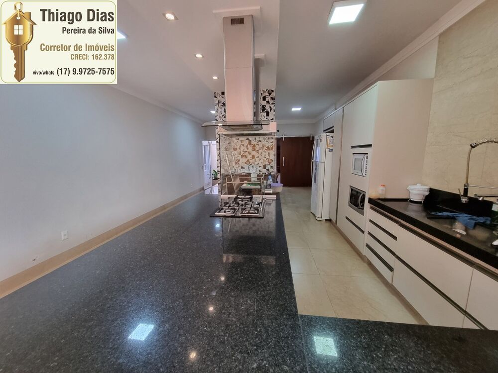 Casa, 3 quartos, 268 m² - Foto 1