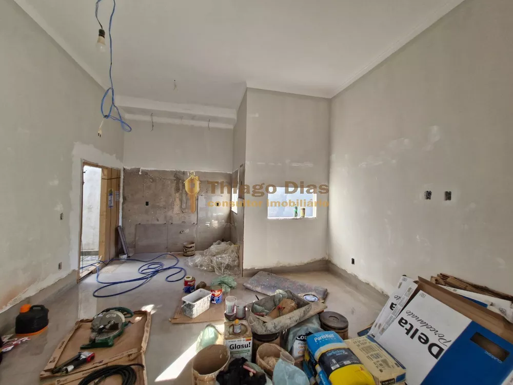 Casa à venda com 3 quartos, 106m² - Foto 1