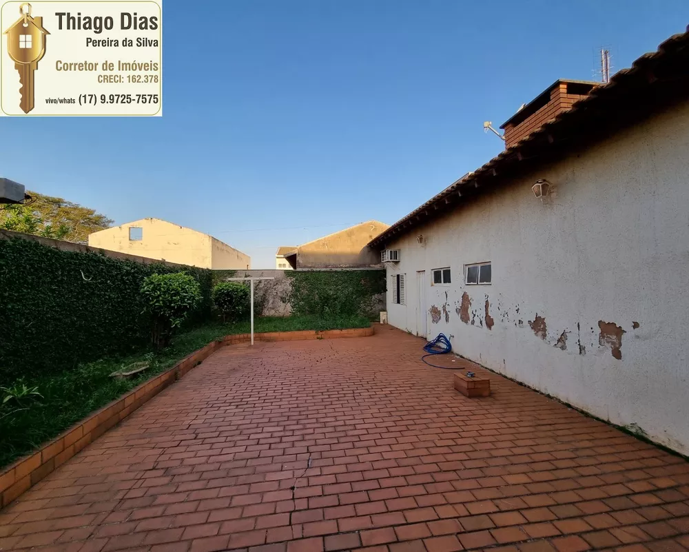 Casa à venda com 4 quartos, 231m² - Foto 2